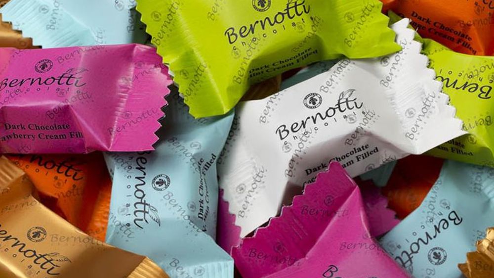 شکلات برنوتی در رنگ‌های مختلف
