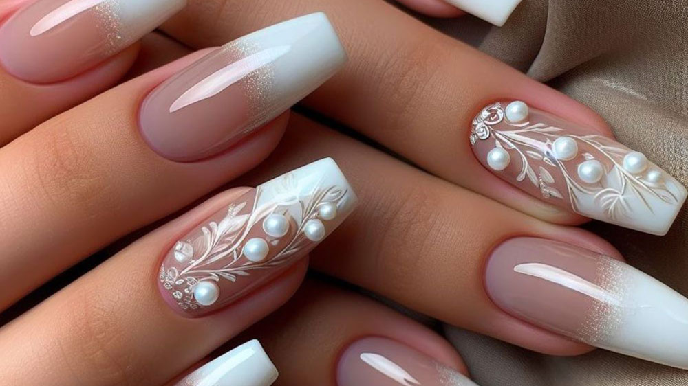 ایده طراحی ناخن با لاک ژل کالباسی با آمبره شاین دار