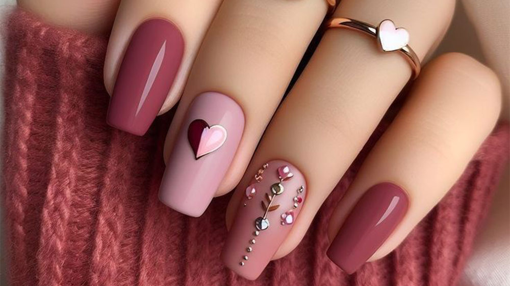 ناخن با لاک ژل کالباسی دخترانه مینیمال