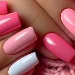 ناخن‌های ژلیش‌ با تناژ رنگ صورتی