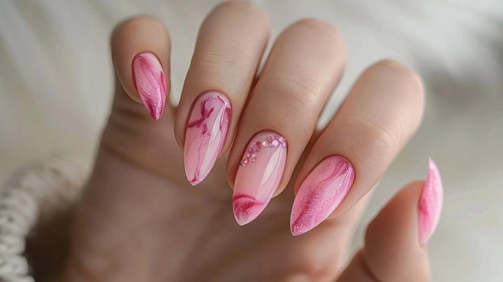 طراحی ناخن شیک با لاک صورتی شاین ریز