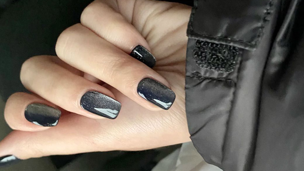 ژلیش ناخنهای دست با لاک طوسی آيس