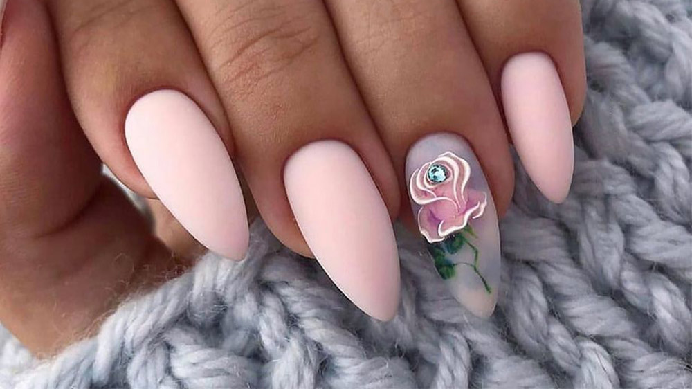 طراحی لاک صورتی با مدل رز