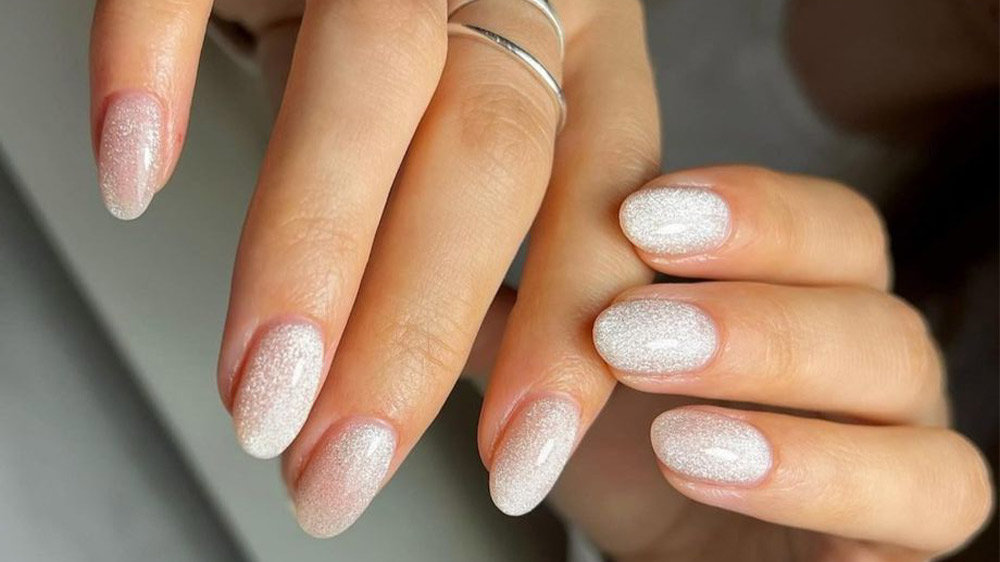 ژلیش ناخن دست با لاک آيس سفید
