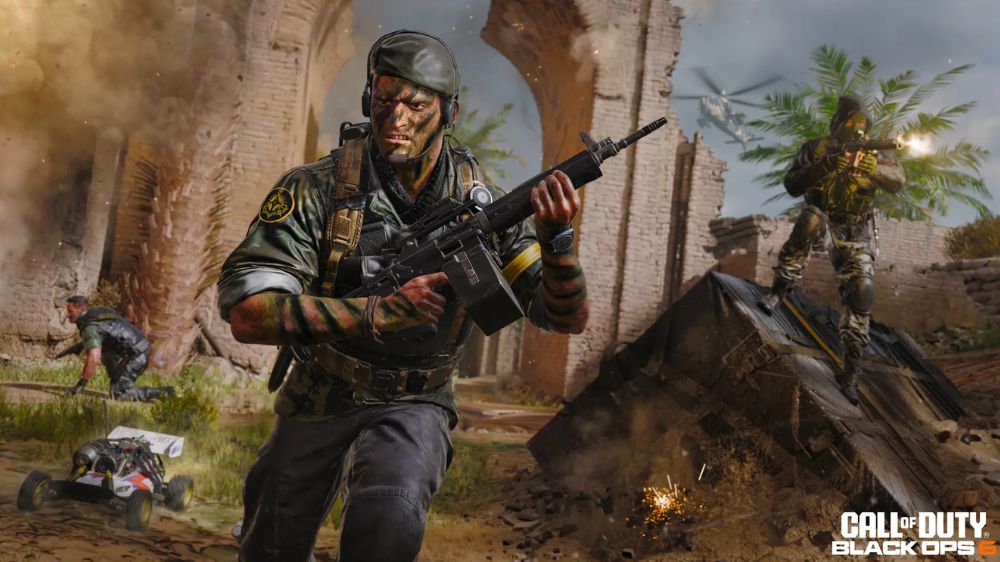 سرباز با تفنگ در دست در حال دویدن در بازی Call of Duty Black Ops 6